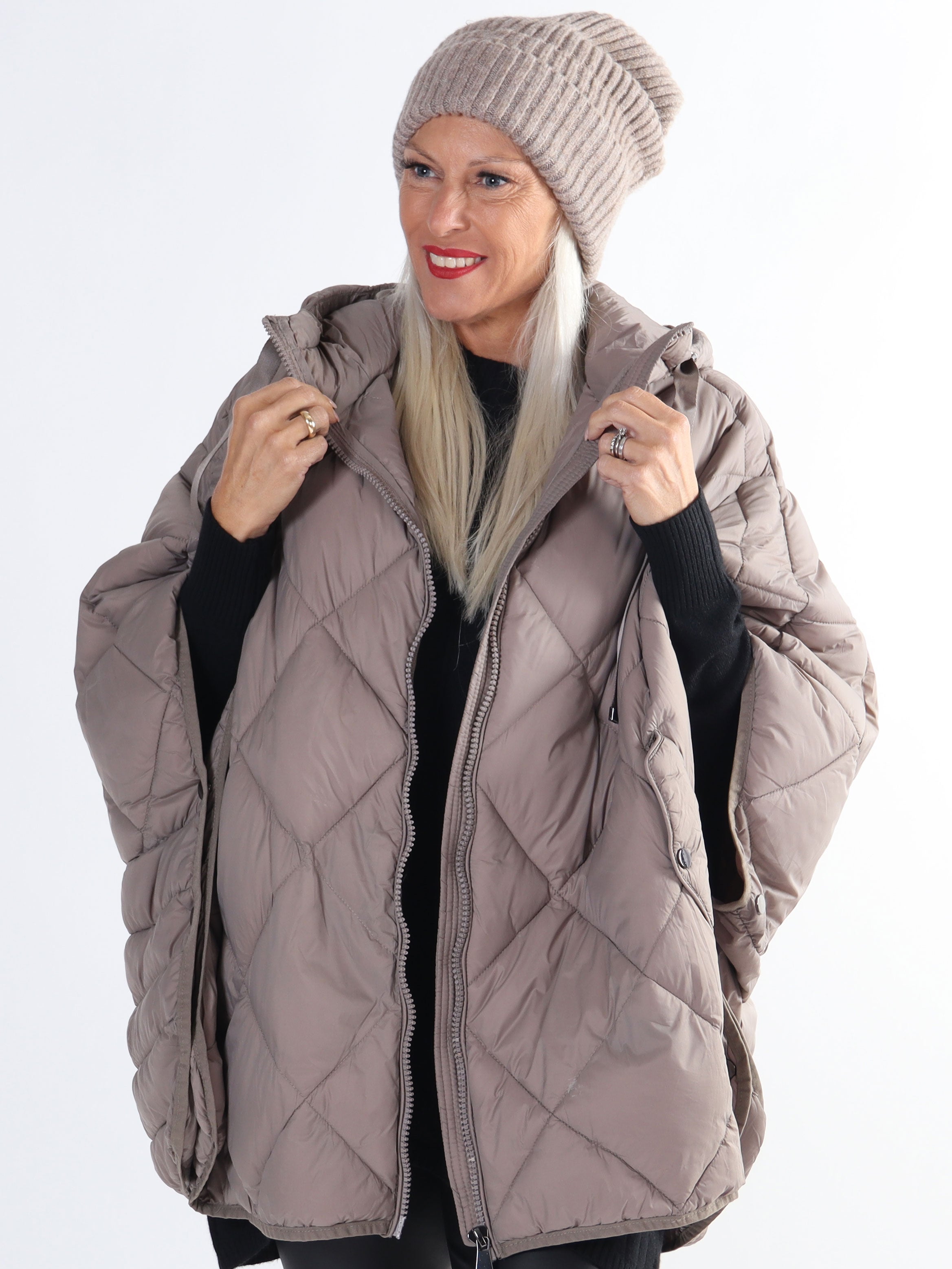 Floriza - Kort plus size dynejakke i oversized pasform